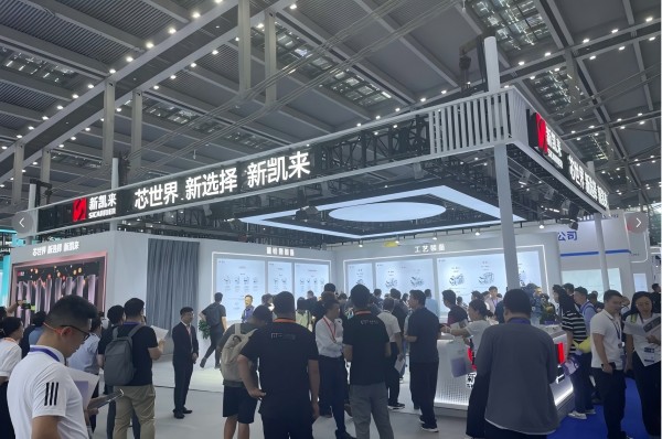 以精工之基，筑芯时代长城：一鑫精密参观2025深圳湾芯展