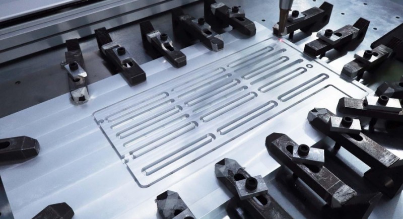 CNC冷板、液冷加工与歧管制造：精密零部件采购商完全指南